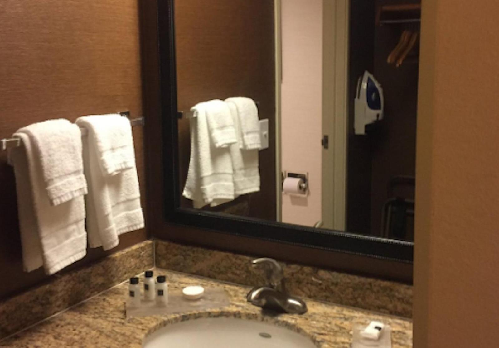 Hotel Country & By Radisson, Airport, Az