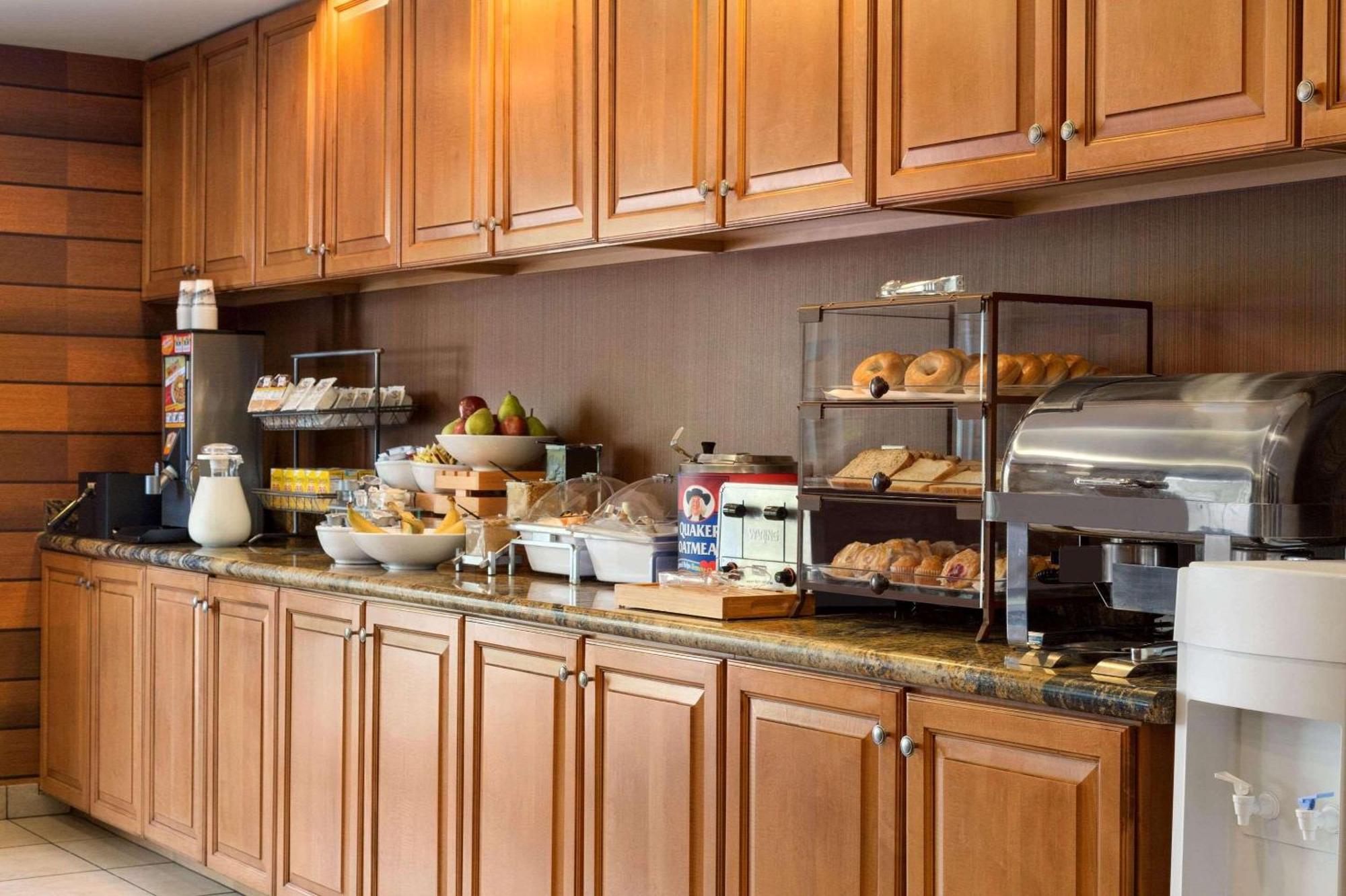 Country & By Radisson, Airport, Az 3* Phoenix