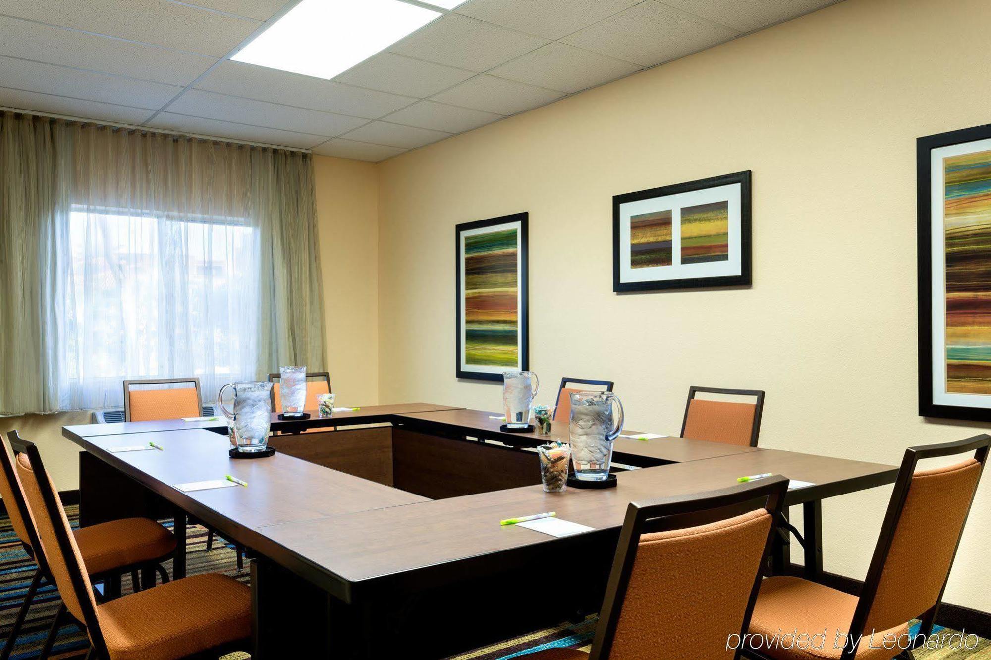 Country & By Radisson, Airport, Az Hotel 3*